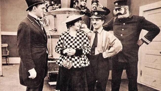 Chaplin hasičem (1916) film • Filmožrouti.cz