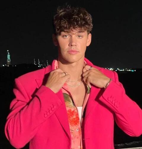 Noah Beck – Wiki, Age, Girlfriend, Net Worth, Family, Height, Biography & More