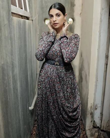 Santhi Mayadevi: 10 Dazzling Photos That Highlight Their Unique Style and Personality 23