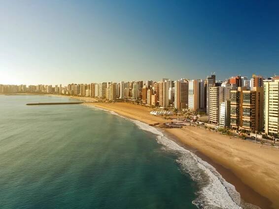 letecký pohled na pláž fortaleza city beach, ceara, brazílie. - fortaleza - stock snímky, obrázky a fotky