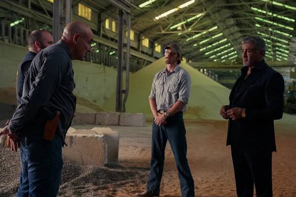 Král Tulsy - Stable - Z filmu - Ritchie Coster, Garrett Hedlund, Sylvester Stallone