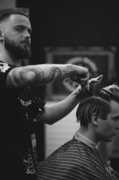 Barber akademie Praha | Kurzy pánského stříhání od nejlepších holičů v Praze
