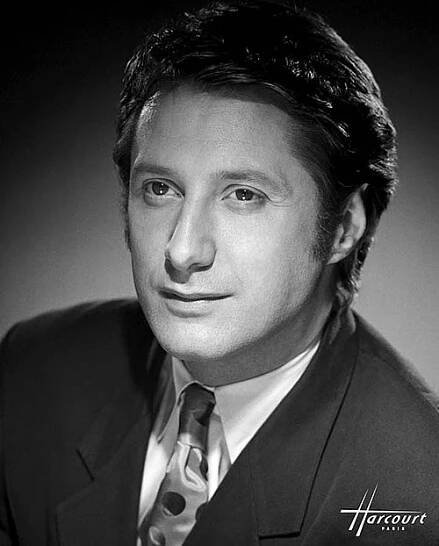 Category:Black and white portrait photographs of actors - Wikimedia Commons