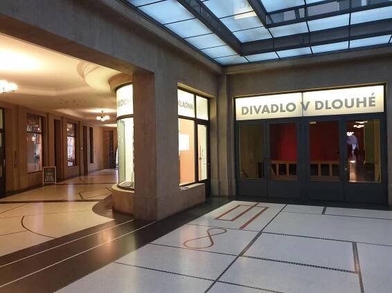 Divadlo v Dlouhé foto 4