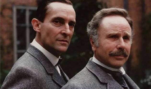 Fotogalerie: Edward Hardwicke (vpravo) v sérii o Sherlocku Holmesovi