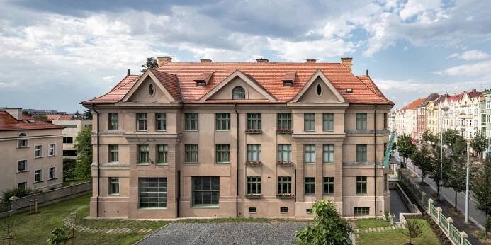 V Plzni otevírá Semlerova rezidence. Návštěvníci se zde mohou ponořit do Raumplanu architekta Loose
