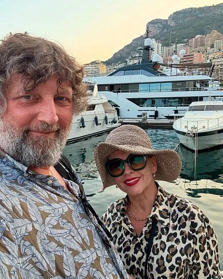 Po stopách četníka ze St. Tropez: Dana Morávková projela kus Evropy a všude jí to náramně seklo. I díky klobouku