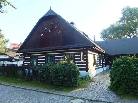 Soubor:Hlinsko, U Svatého Huberta.JPG