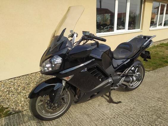Kawasaki GTR 1400 (2009), 115.000 Kč