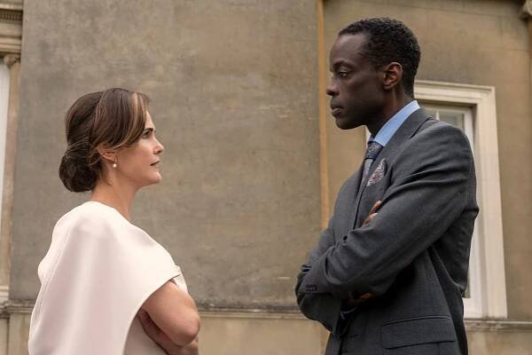 Diplomatické vztahy - Série 1 - Jako Popelka - Z filmu - Keri Russell, Ato Essandoh