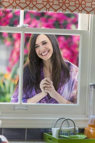 Trophy Wife - Lice and Beary White - Z filmu - Michaela Watkins