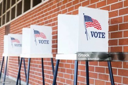 Volební kabiny bez lidí - Bez autorských poplatků Volby - Událost Stock fotka