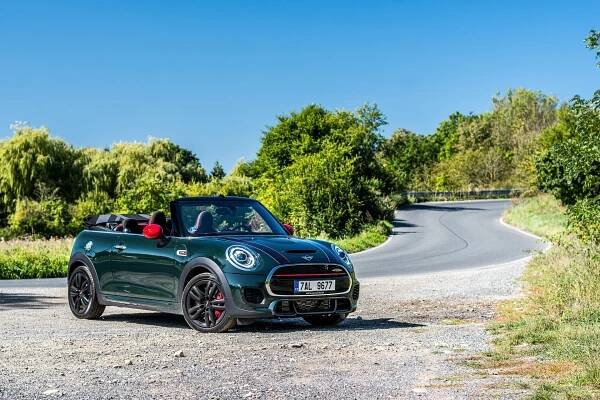 Test Mini John Cooper Works Cabrio 2019: Plno stylu se sluncem nad hlavou (+VIDEO)