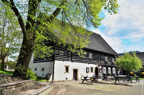 Oblíbené restaurace v obci Malá Skála – Kudy z nudy