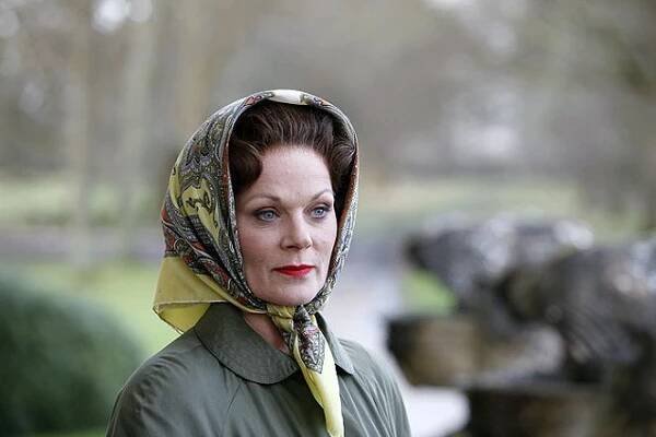 Královna - Z filmu - Samantha Bond