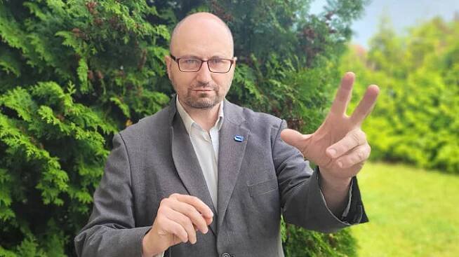 Blížící se vysvědčení by nemělo být důvodem vzteku a stresu. Známky jsou o ničem, říká psycholog Jeroným Klimeš a radí, jak na učení