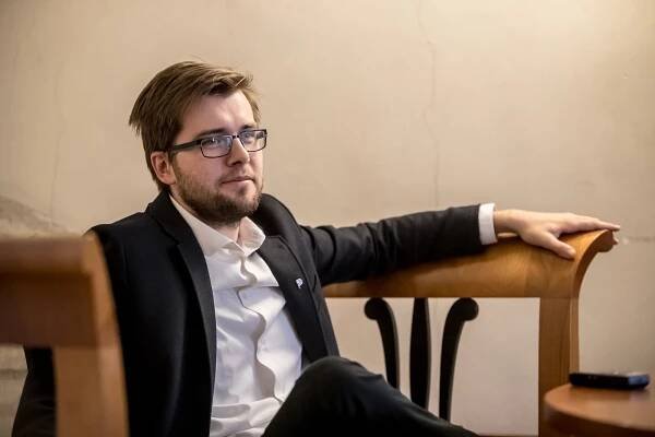 Duel Deníku: Mají advokáti poskytovat data o obchodování?