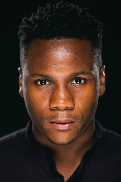 Tobi Bakare herec