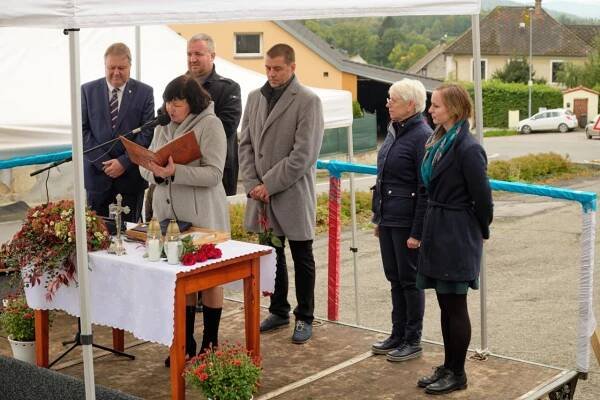100. výročí odhalení památníku obětem 1. sv. války - Fotografie z výročí - Oficiální stránky obce Chyšky