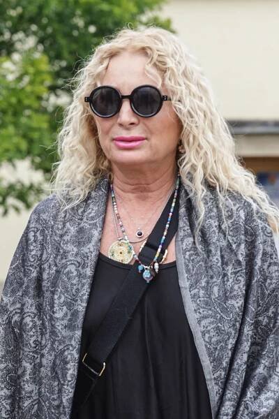 Světlana Nálepková na pohřbu Jana Schmida