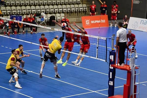 Kam 17.dubna 2024 za sportem? Hurá na fotbal, lední hokej, volejbal, stolni tenis tady i tam