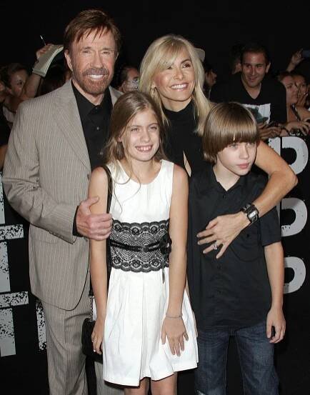 Drsňák Chuck Norris (77) prožívá nejhorší dny života: Otrávili mi manželku!