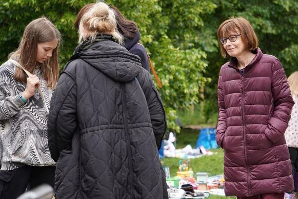 Nová tradice? Dvorkové bleší trhy na Petřinách – Spolu na Petřinách