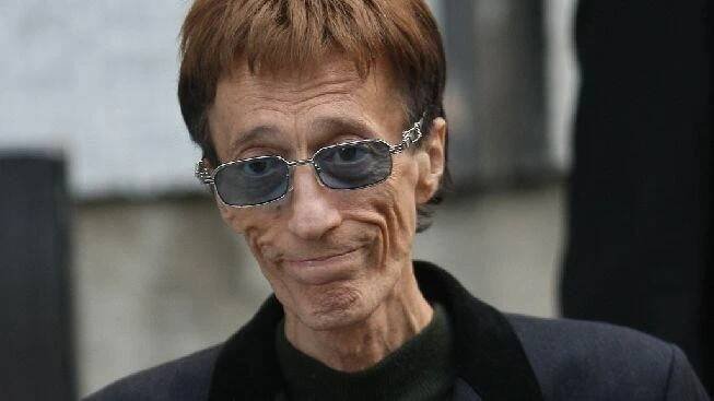 Robin Gibb upadl do kómatu. Bojuje o život!