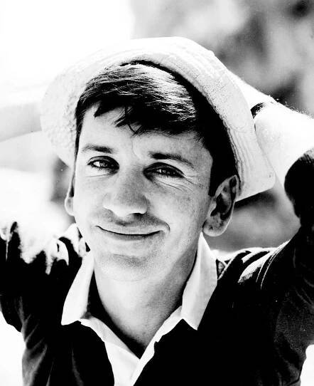 Soubor:Bob Denver Gilligans Island 1965.jpg
