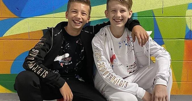 Tihle dva zlomí srdce vašim dcerám: Ben & Mateo představují novou píseň!