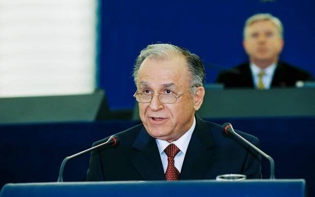 Galerie: V 95 letech zemřel rumunský exprezident Iliescu. Za revoluce zemřelo přes 1100 lidí - Galerie - Echo24.cz