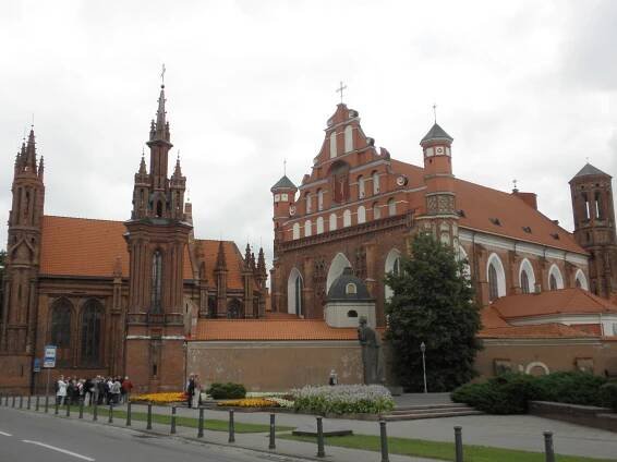 Litva: Vilnius, Trakai, Kaunas, NP Kurská Kosa, NP Neringa, Šiauliai, Smiltynė, Klaipėda, Křížový vrch – Terka Travel Blog