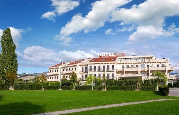 Luxusní hotel ve slunné Dalmácii: polopenze i neomezený wellness