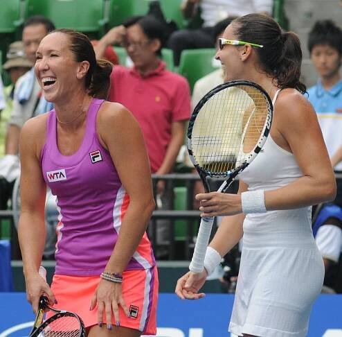 Jelena Jankovićová a Arantxa Parraová Santonjaová