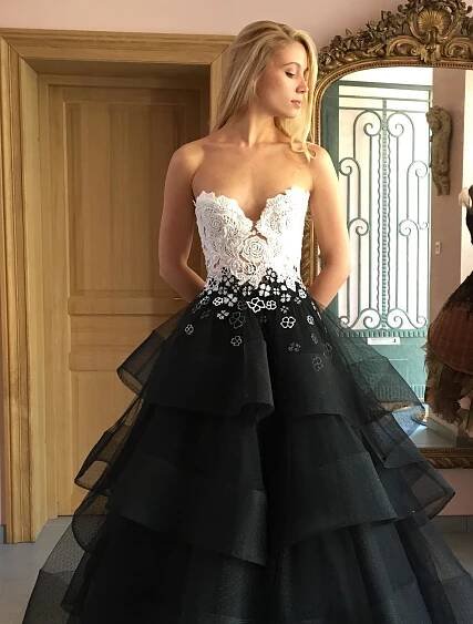 Robe-de-mariée-sylvie-facon-noir-et-blanche-dentelles-3