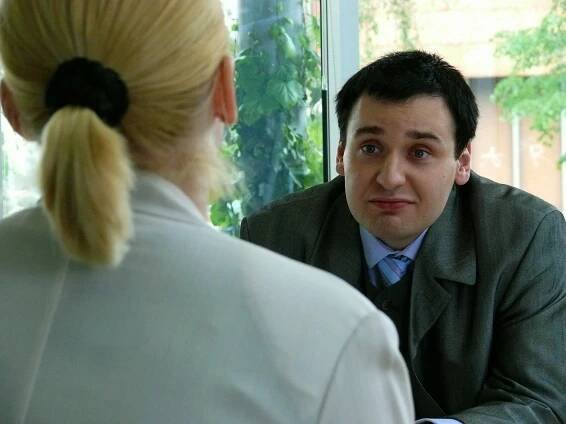 Dobrá čtvrť - Krok do prázdna (S02E09) (2008)