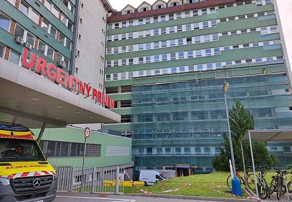Práce na veľkej obnove nemocnice v Poprade sú v prvej etape, prebiehajú za plnej prevádzky (video+foto)