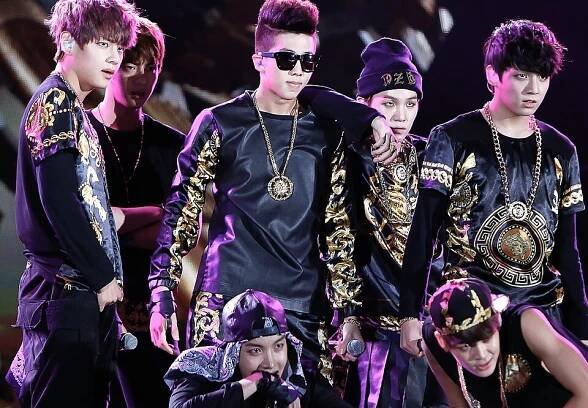 Soubor:Bangtan Boys at Incheon Korean Music Wave 2013 02.jpg – Wikipedie