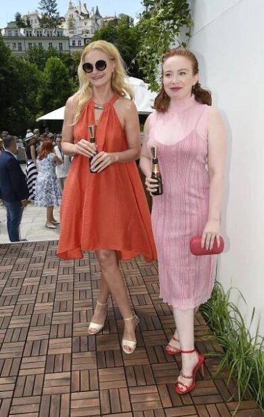 Tady by to bez kalhotek nešlo: Iva Pazderková oblékla šaty s efektem Marilyn Monroe