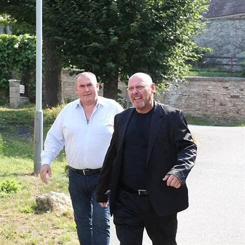 Jiří Krampol uspořádal pro svou zesnulou manželku Hanu (†59) vzpomínkový mejdan: Dorazil i Pavel Pásek.
