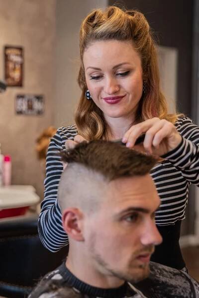 Stellenangebote | Salon HollyHair