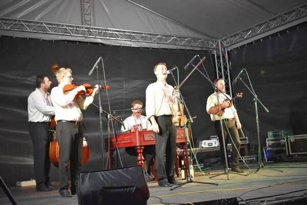Folklórní večer s CM Slovácko mladší z Mikulčic | 