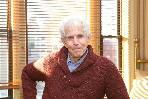 Stage and film actor Tony Roberts, who often starred in Woody Allen films, dead at 85