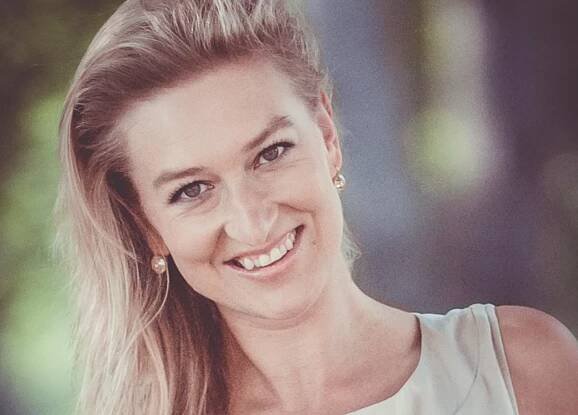 V čele Karlovarského symfonického orchestru je poprvé žena – Michaela Káčerková