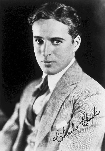 Charles Chaplin: *16.4.1889 – †25.12.1977, významný americký filmový herec, režisér a scenárista britského původu