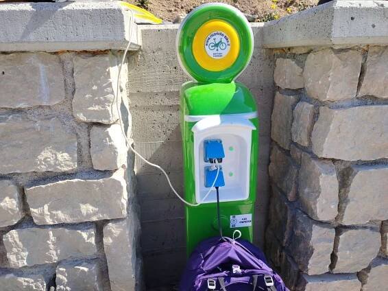 Fotogalerie • Dobíjecí stanice pro elektrokola (Dobíjecí stanice pro elektrokola) • Mapy.com