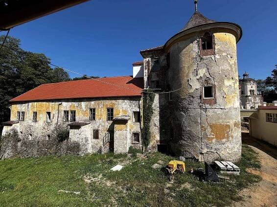 Prohlídka zámku v Bystřici nad Úhlavou.