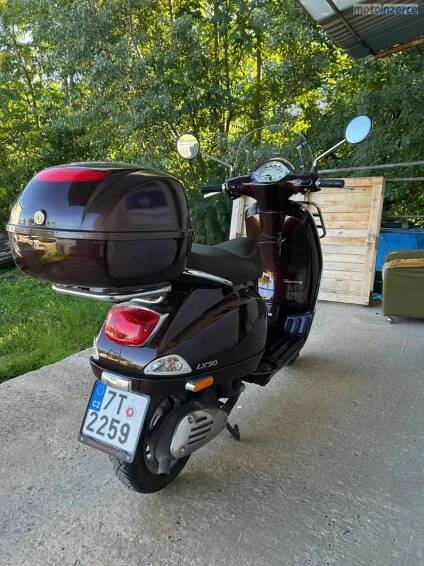 Piaggio Vespa LX 50 (2011) za 33.000 Kč