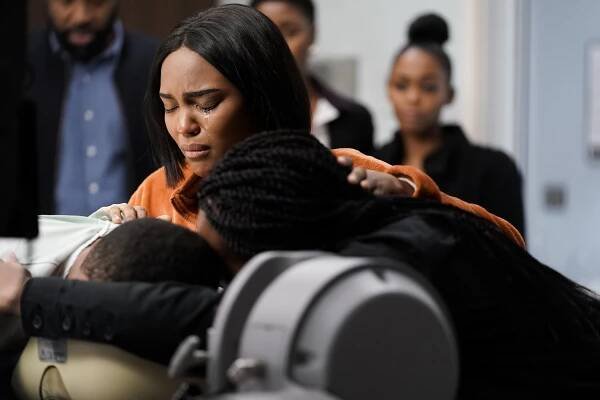 Black Lightning - Kniha tajemství: 1. kapitola: Marnotratný syn - Z filmu - China Anne McClain