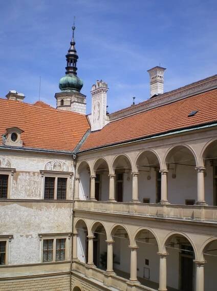 Druhé nádvoří zámku